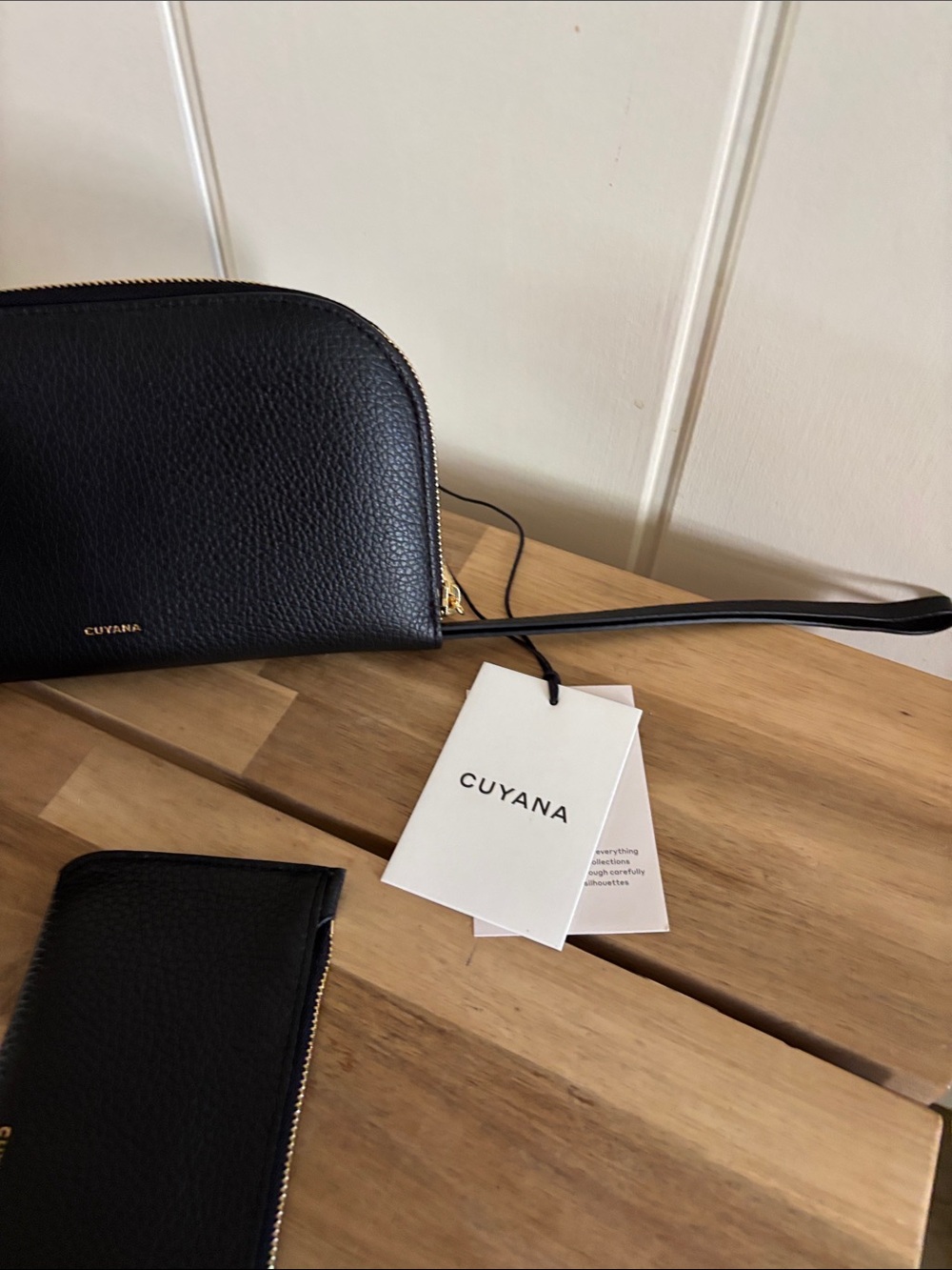 Cuyana Black Pebbled Leather Cosmetic Pouch and Zip Wallet Set - Picture 4 of 8